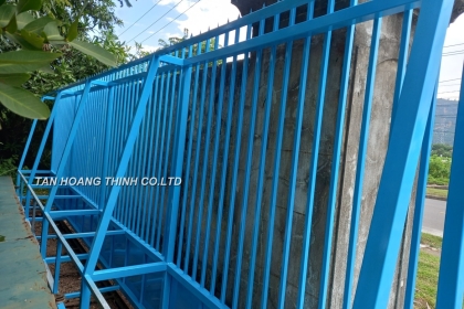 Mẫu cửa cổng sắt hộp nhà máy